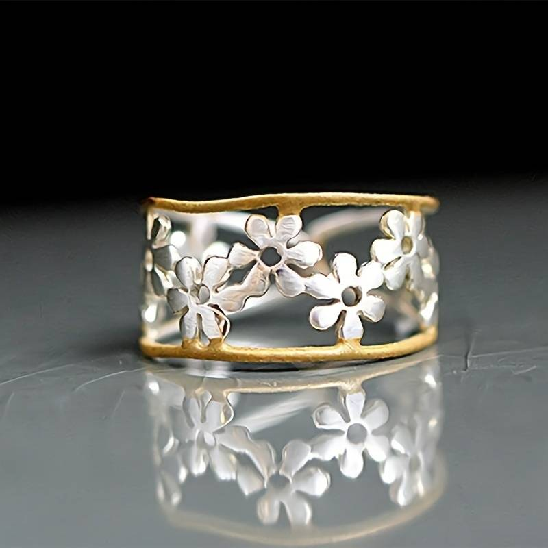 Irregular Daisy Ring Empty
